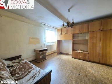 Mieszkanie o powierzchni 48.50 m 2, do remontu.