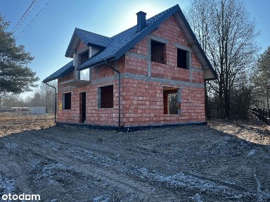 Dom wolnostojący stan surowy z dachem