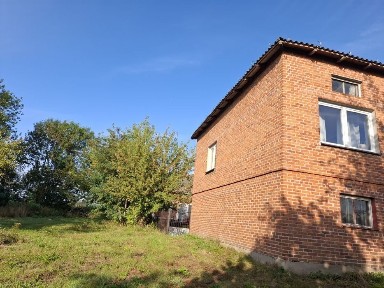 Sprzedam dom ze stodołą