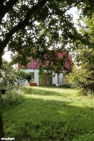 Duże siedlisko pośród pól z biznesem gotowym do przejęcia