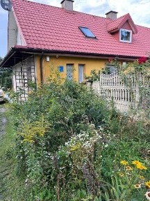 Dom na sprzedaż z dużą działką oraz budynek gospodarczy.