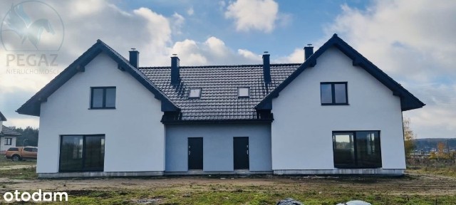 Połowa nowobudowanego bliżniaka w mieście