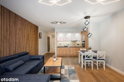 Centrum | Garderoba | 2 łazienki | 2 balkony | 3 pokoje