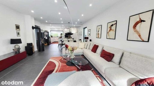 Prestiżowa rezydencja w otoczeniu lasu.