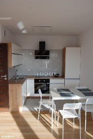 Piękne 3 pokojowe z balkonem, windą i parkingiem