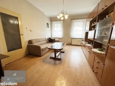 Klimatyczne rozkładowe mieszkanie do odnowienia!