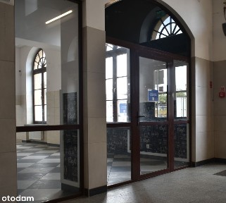 Atrakcyjny lokal na wyremontowanym dworcu PKP w Inowrocławiu