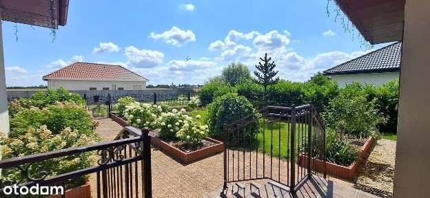 Dom parterowy z piękną działką!