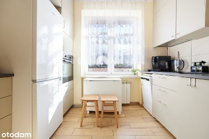 Przestronne trzypokojowe mieszkanie z garażem