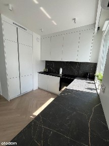 2 pokoje wykończone, do zamieszkania! Duży balkon!