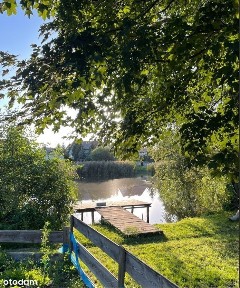 Dom jednorodzinny nad stawem