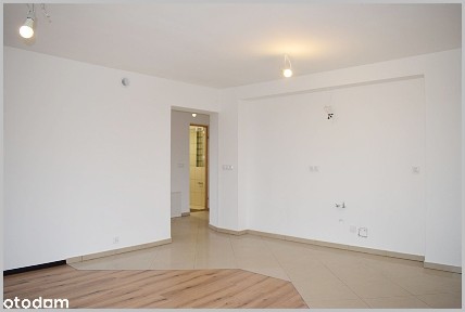 Pierwsze piętro w budynku wielorodzinnym.