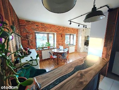 Dom w zabudowie szeregowej w centrum Pieszyc!