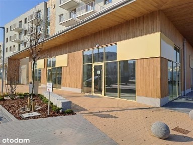Lokal 50 m2, na parterze, z dużymi witrynami