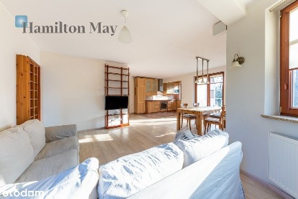 Słoneczny apartament w nowoczesnej willi miejskiej