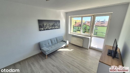 Kawalerka z balkonem po remoncie