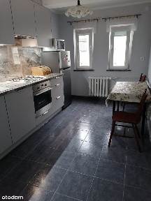 Trzypokojowe Mieszkanie w Centrum