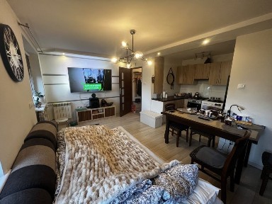 Mieszkanie w centrum po remoncie, 2 piętro, piwnica Dostępne od ręki