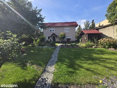 Dom wolnostojący w spokojnej okolicy