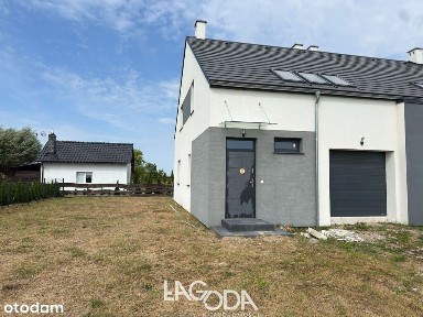 Nowy dom bliźniak - stan deweloperski