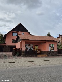 Dom jednorodzinny, wolnostojący z dodatkowym lokalem użytkowym