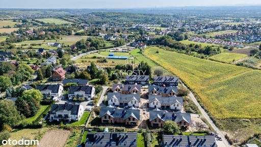 Nowoczesny komfortowy dom w zabudowie bliźniaczej