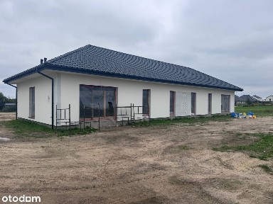 Parterowy nowoczesny z pompą ciepła