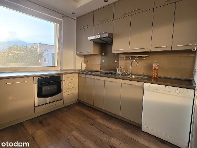 DOBRZE WYPOSAŻONE TRZYPOKOJE MIESZKANIE NA OŚ PRZYJAŹŃ