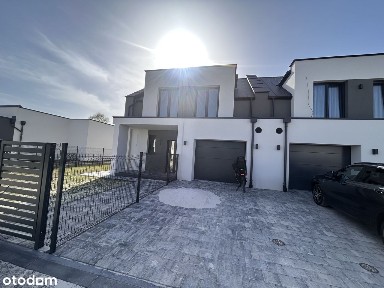 Dom bliźniak w Strawczynie k. Kielc