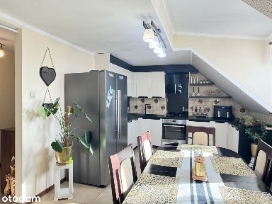 Ładne mieszkanie dwupoziomowe w budynku po termomodern. i remoncie.