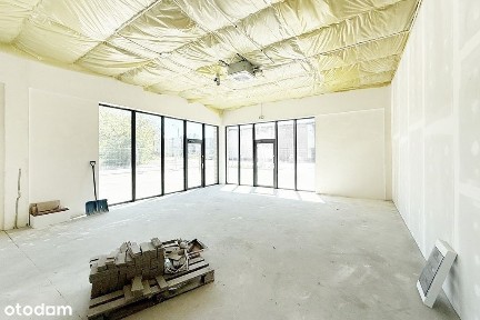 Lokal handlowy z dużą witryną, parking