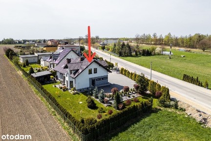 Funkcjonalny dom dwurodzinny z możliwością prowadzenia działalności