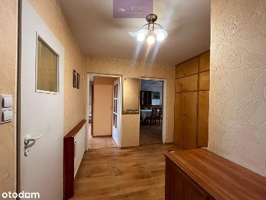 Na sprzedaż przestronne ciepłe mieszkanie