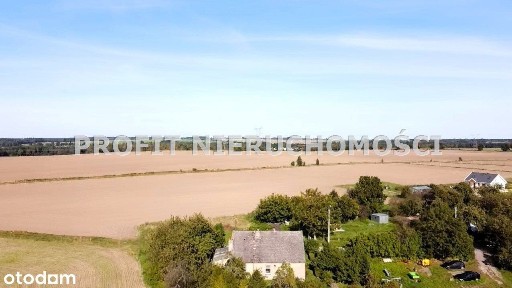 Dom w spokojnej okolicy z dużą działką