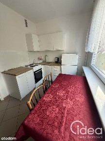 Kawalerka z balkonem w bloku z windą