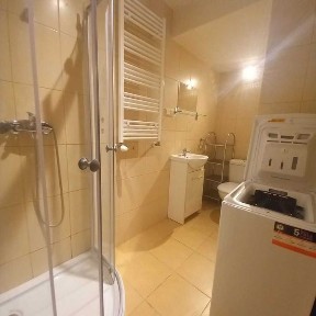 od listopada ekonomiczna kawalerka - centrum Krakowa AGH, ul. Spokojna