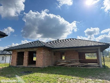 Dom z budynkiem gospodarczym na dużej działce