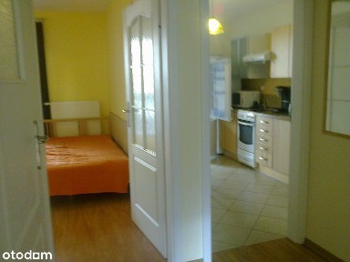 przy pl.Grunwaldzkim ulica Reja osobne 2 pokoje,2 balkony,winda,garaż