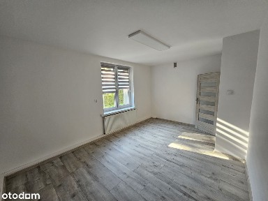 Mieszkanie w centrum - prywatny parking, duża piwnica, strych, garaż