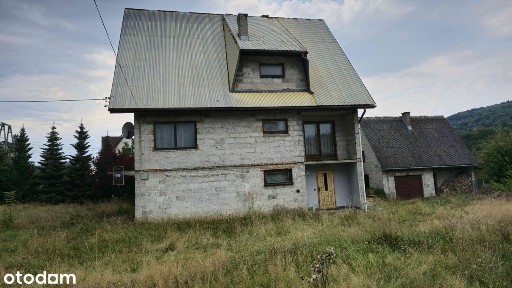 Na sprzedaż przestronny dom wolnostojący.Bez pośredników