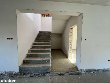 Nowoczesny dom 7 pokojowy z potencjałem