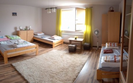 Wynajmę piętro domu 90m2 w Radawie