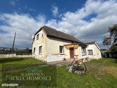 Piętrowy dom w Żerdzinach.