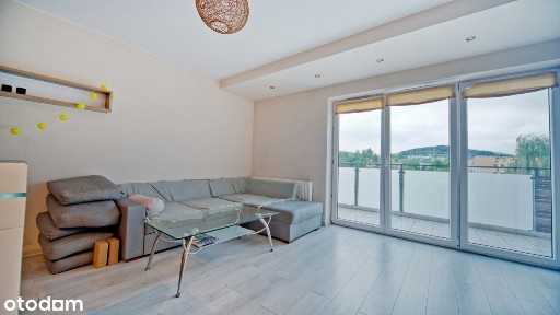 Dwupoziomowe 81 m2 mieszkanie z przepięknym widokiem na pasmo górskie.