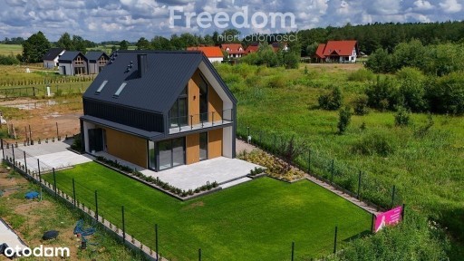 Nowoczesny dom z widokiem na jezioro na S W J M