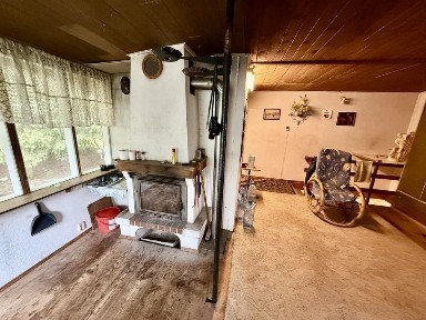 Dom rekreacyjny Kreżnica Jara Dzialka 20ar Otoczenie Las