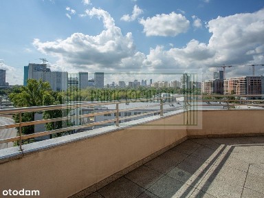 Ostatnie piętro, 2 tarasy, klima, metro 5 min.