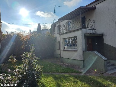 Unisław dom z dużą działką w centrum obok parku