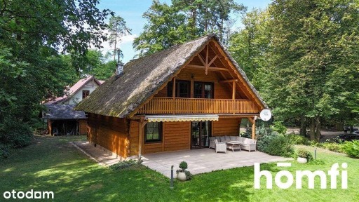 Cudowny dom w niespotykanym stylu pośród drzew