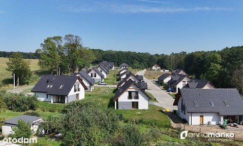 Nowoczesny dom z garderobą i pralnią